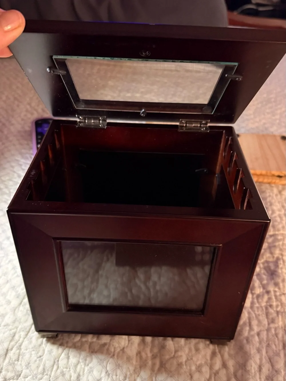 Vintage Bombay Company Mahogany Keepsake & Photo Display Box – Glass Top – 2001